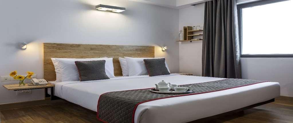 Oyo Townhouse 5 Jubilee Hills Otel Haydarabad Oda fotoğraf